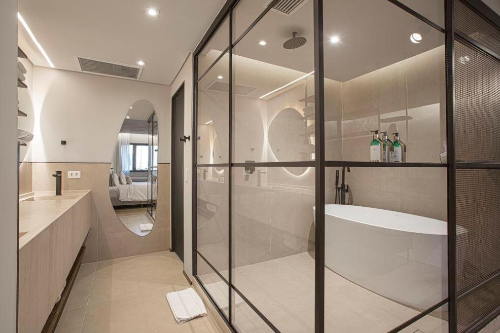 Qoya Curitiba, Curio Collection By Hilton