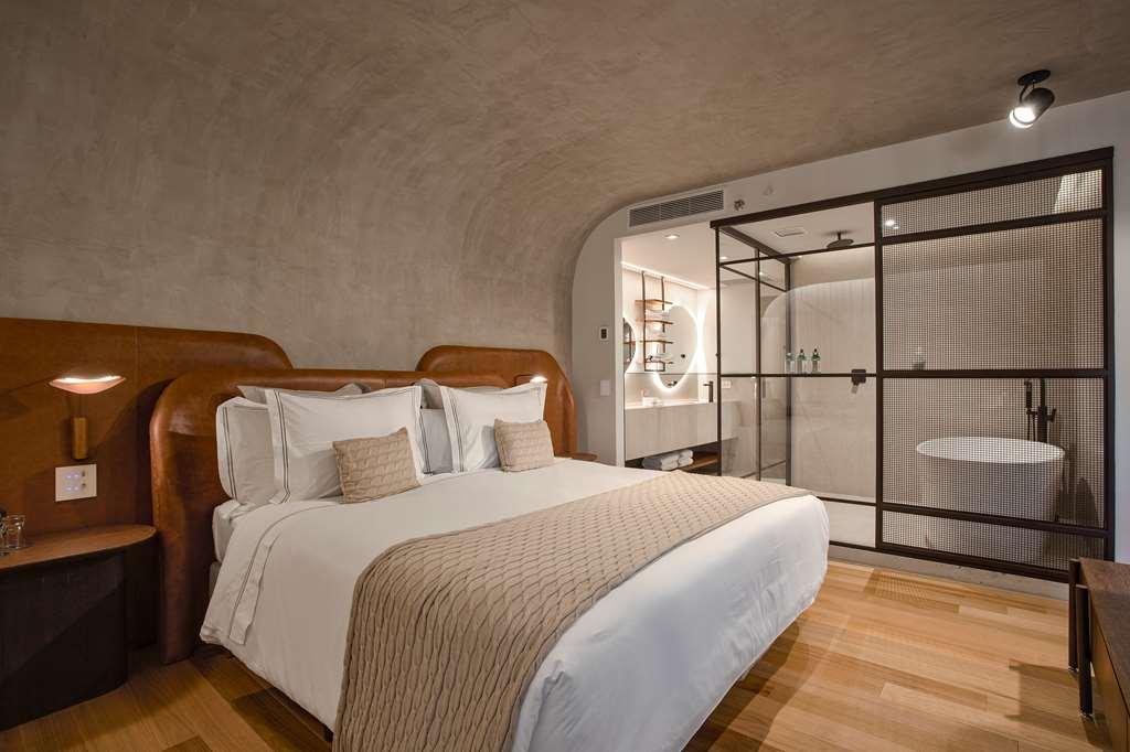 Hotel Qoya Curitiba, Curio Collection By Hilton 5*